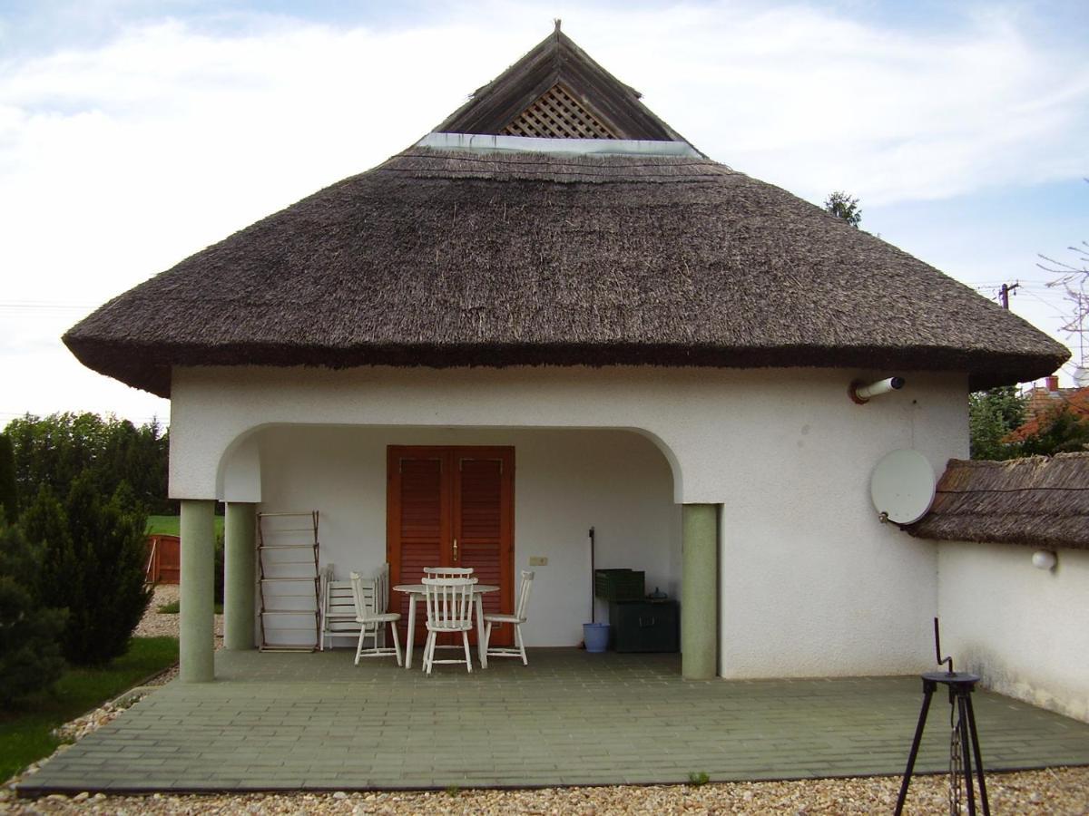 Csenye Vendeghaz Hotel Luaran gambar