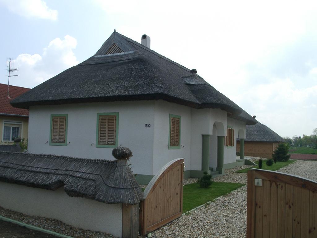 Csenye Vendeghaz Hotel Luaran gambar
